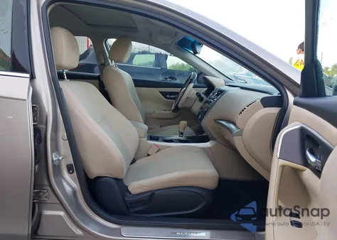 2015 Nissan Altima 2.5 Sv из США, поврежденный, VIN 1N4AL3AP3FC149301